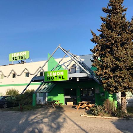 Lemon Hotel Avignon Rochefort Екстериор снимка