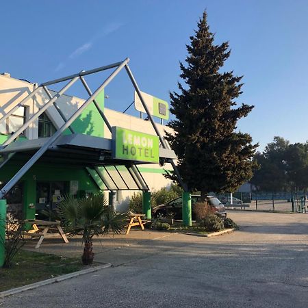 Lemon Hotel Avignon Rochefort Екстериор снимка