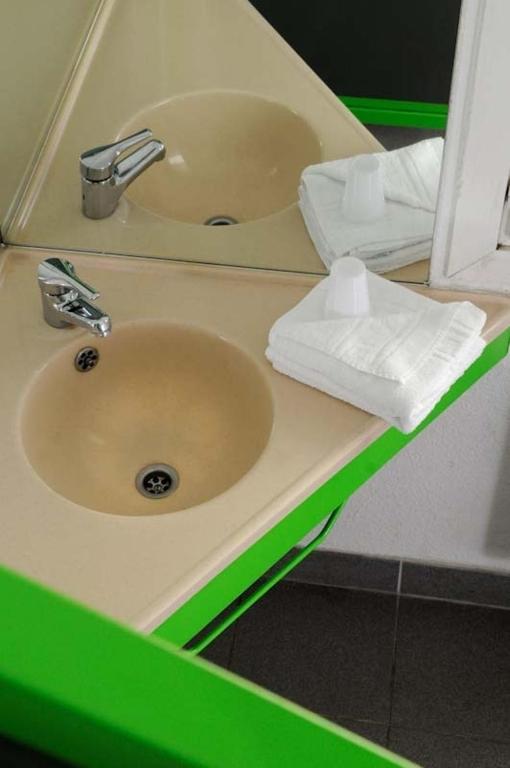 Lemon Hotel Avignon Rochefort Стая снимка