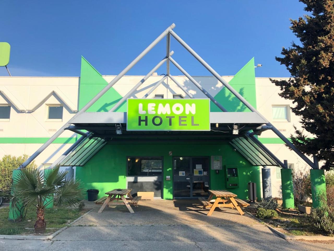 Lemon Hotel Avignon Rochefort Екстериор снимка